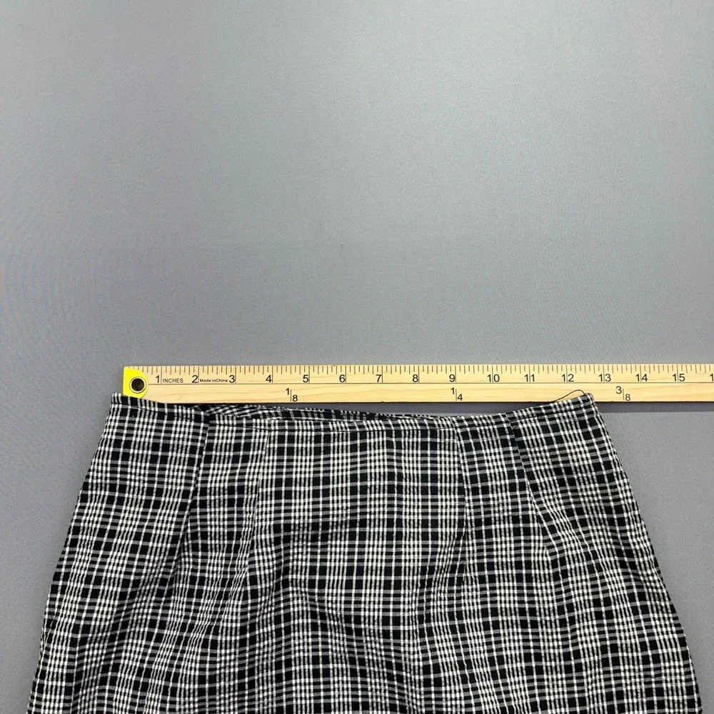 VTG Guess Plaid‎ Mini Skirt High Waist 90s Hong Kong Black White Sz 28 Fits 25